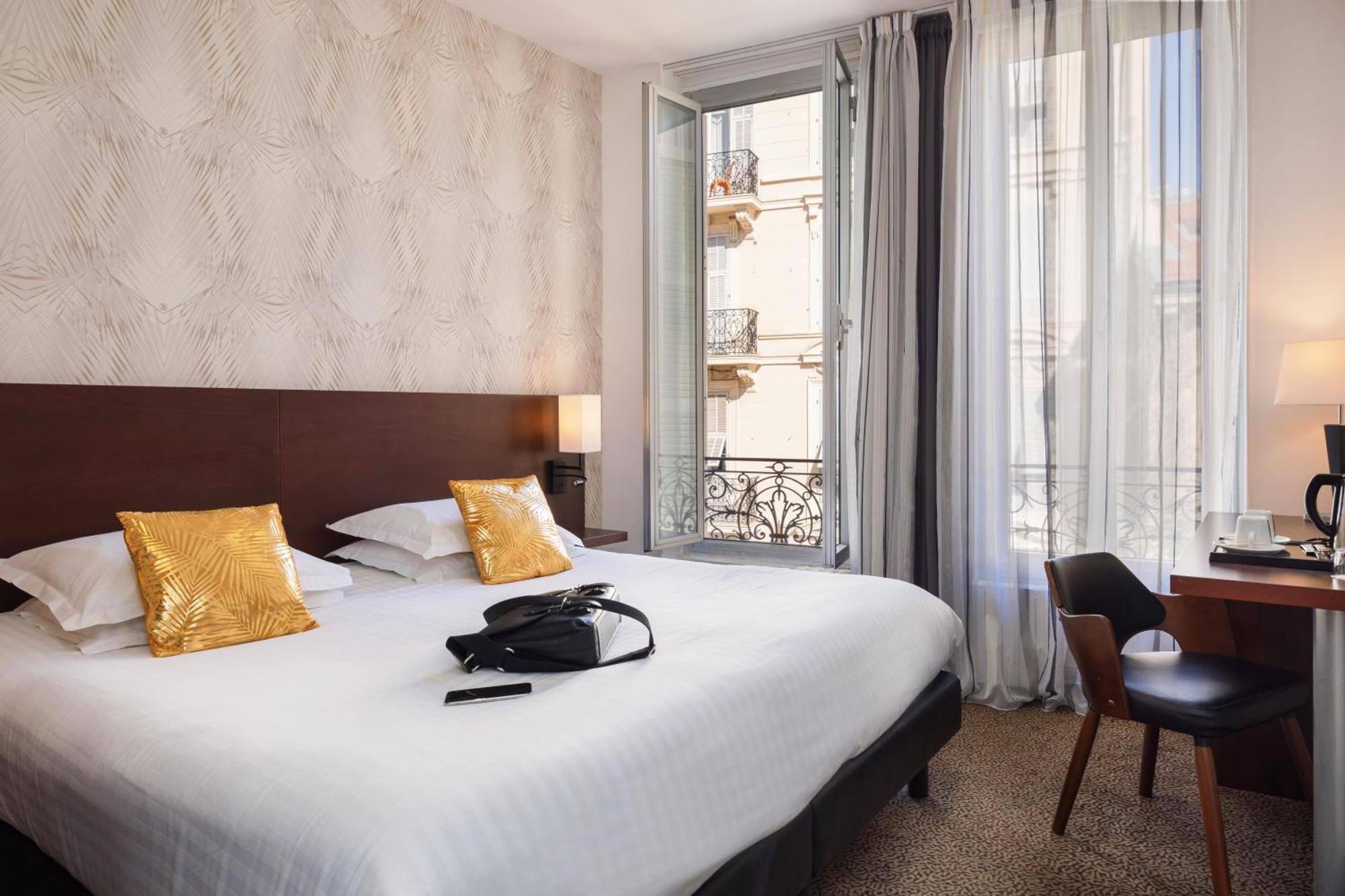 Western Brice Garden Hotel 4*