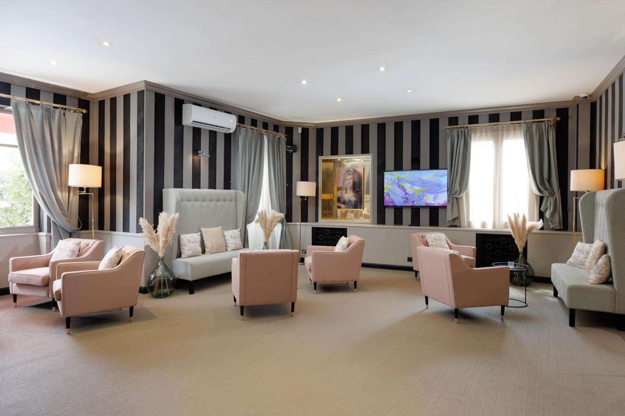 Western Brice Garden Hotel