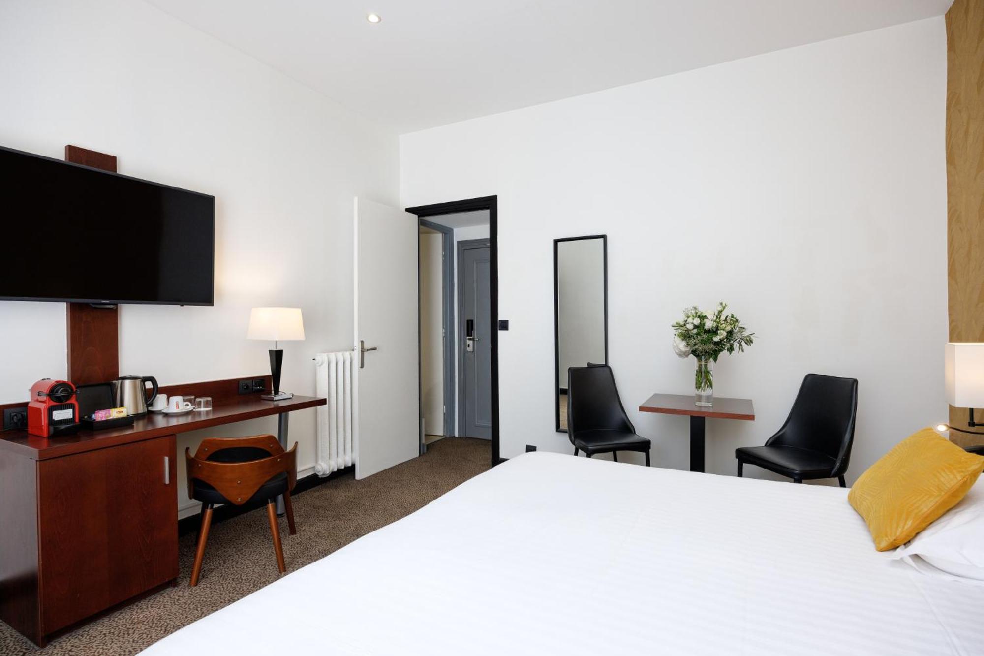 Hotel Western Brice Garden 4*