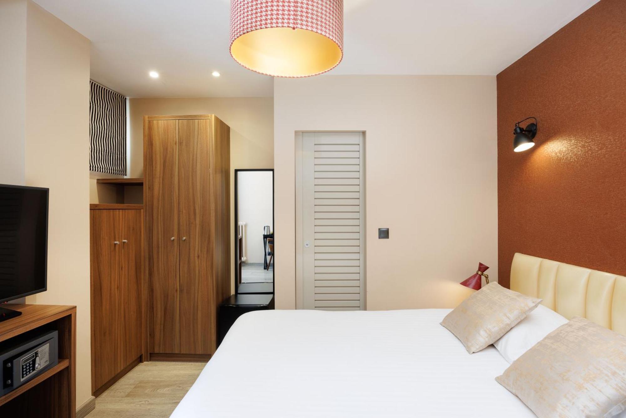 Western Brice Garden Hotel